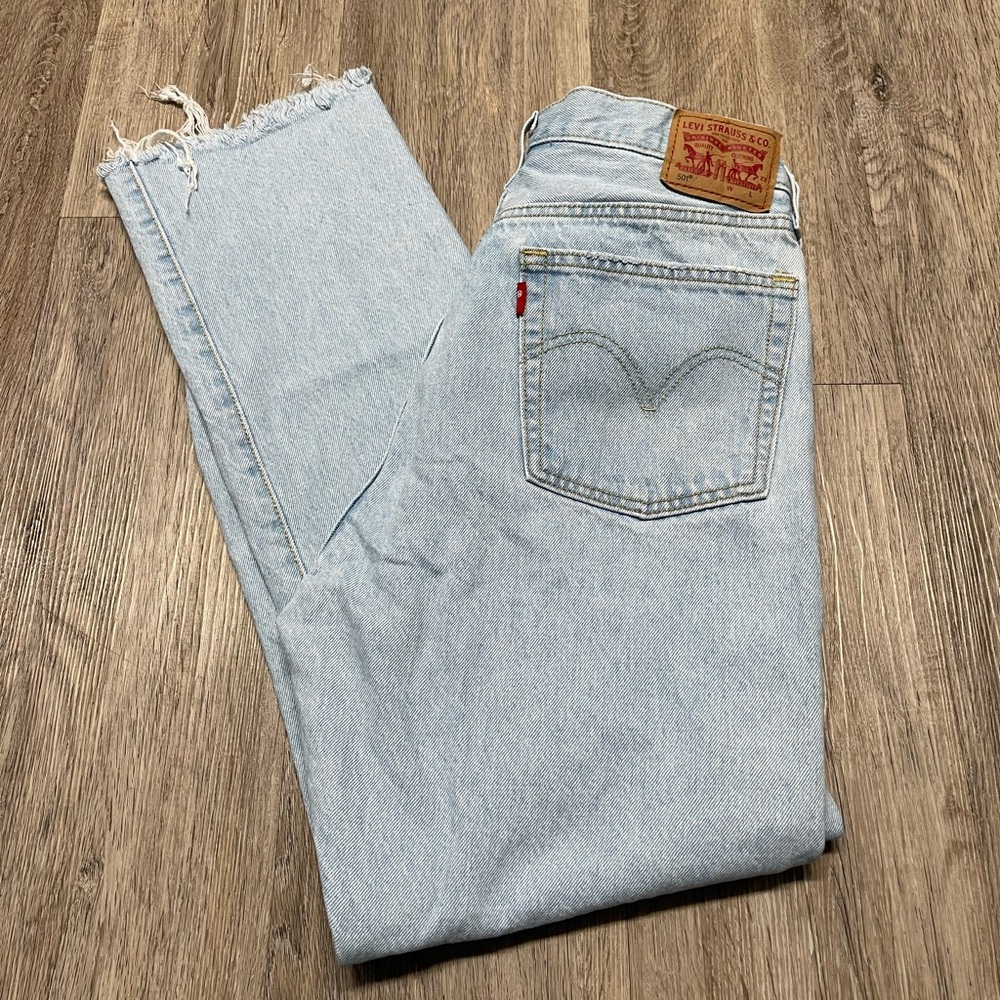 Levi's Light Wash Denim Jeans